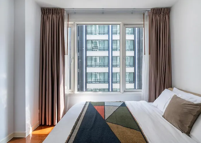公寓 Bts Phromphong Sukhumvit 24 Family 2 Bedroom 2 Bathroom 曼谷