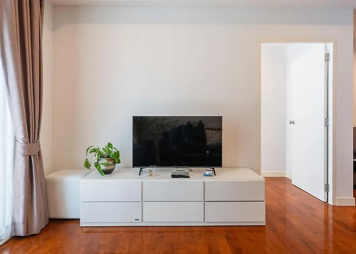 Bts Phromphong Sukhumvit 24 Family 2 Bedroom 2 Bathroom